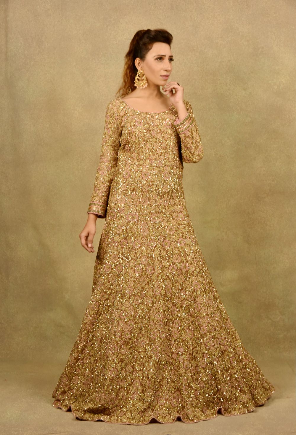 SHIMMER-IN-GOLD Kala Shree Regalia SHIMMER-IN-GOLD Kala Shree Regalia