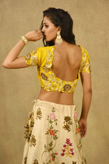 YELLOW CRÈME’ IRIS FANTASY LEHENGA