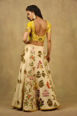 YELLOW CRÈME’ IRIS FANTASY LEHENGA
