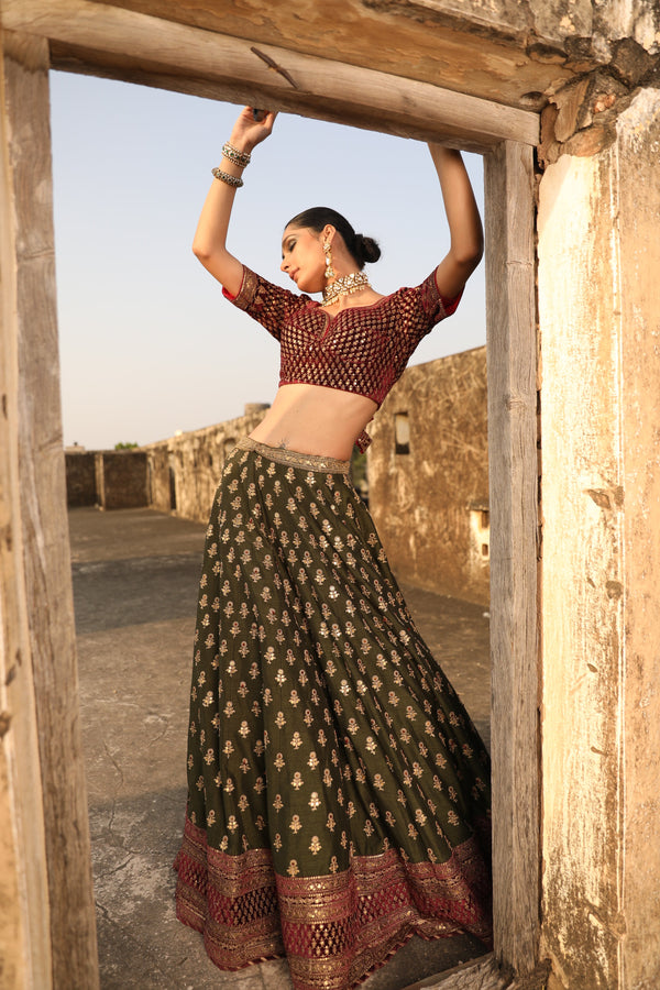 Heavy Embroidery That Keeps You Warm in Winter Weddings
